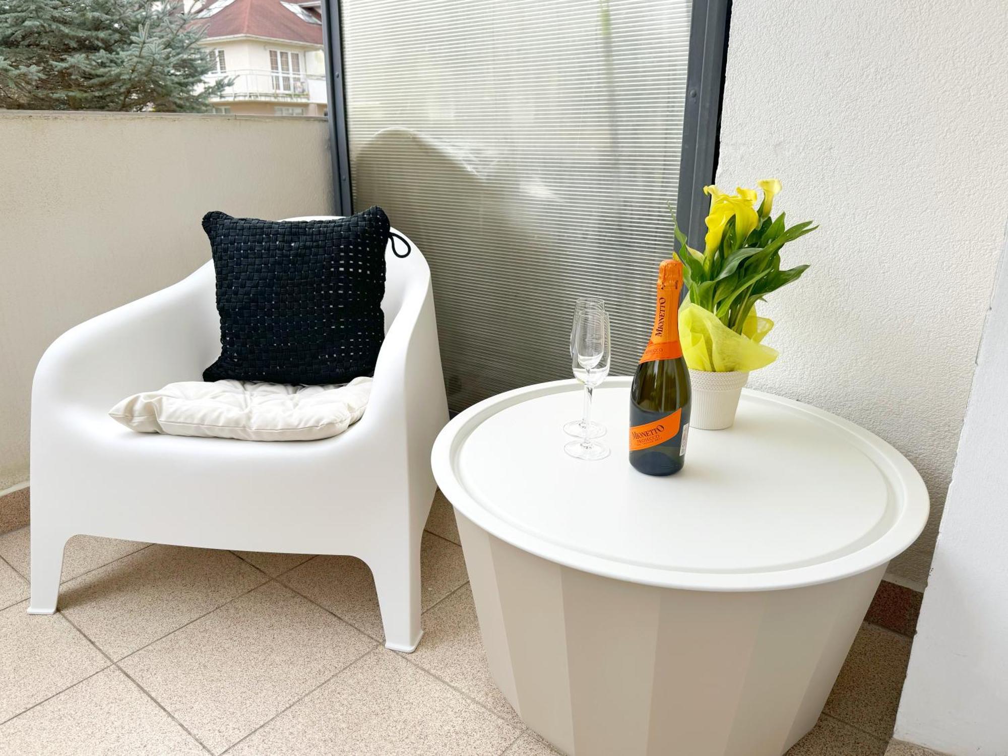 Baltic Apartament Studio Z Ogrodkiem Grzybowo Kolobrzeg ภายนอก รูปภาพ